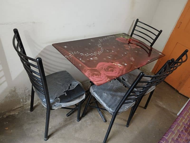 dinning table only 7 month use 2