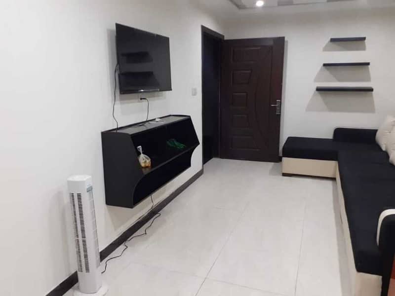 1 Bed Fully Furnished Flat Available For Rent in Sector E Bahria Town Lahore 3