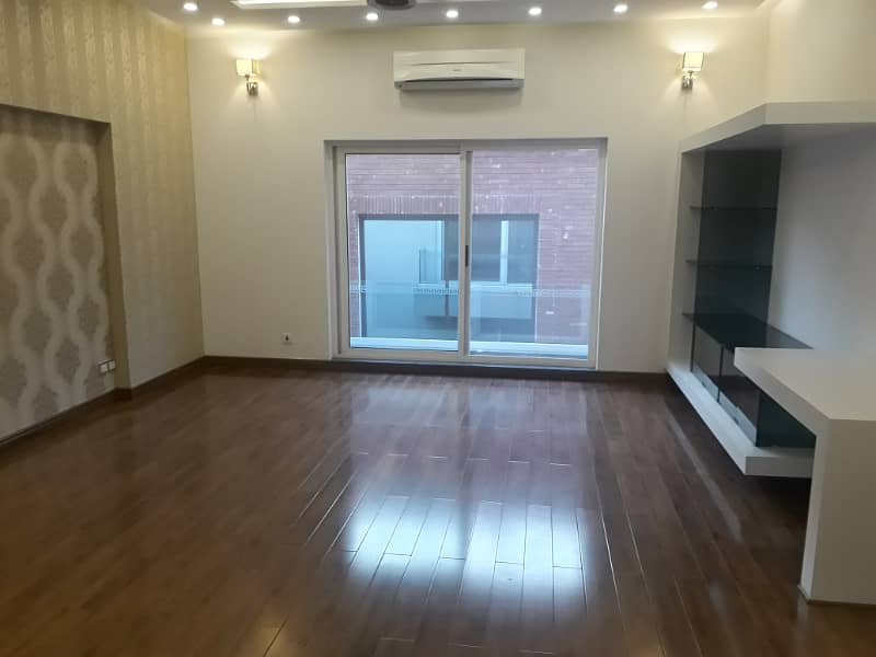 "Premium 1 Kanal 16 Marla Brand New Residence" 40