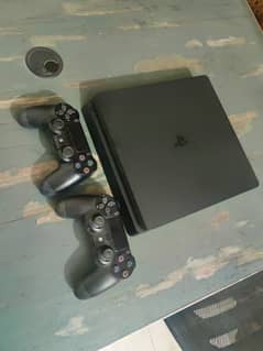 PS4 Slim 500 GB jet black in excellent fresh condition