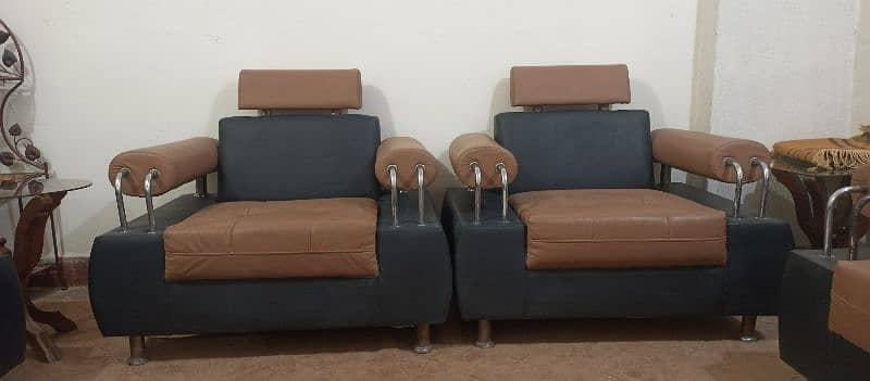 sofa set Leather 7-Seater Sofa Set Behtareen Condition Mein 2