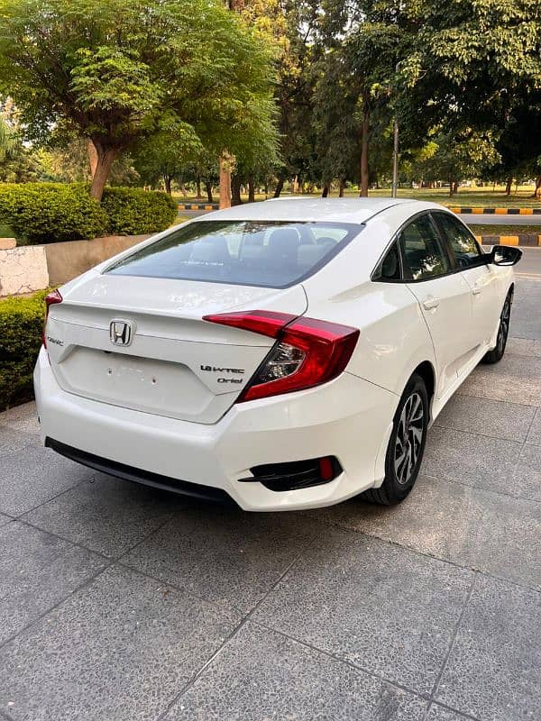 Honda Civic Oriel 2018 6