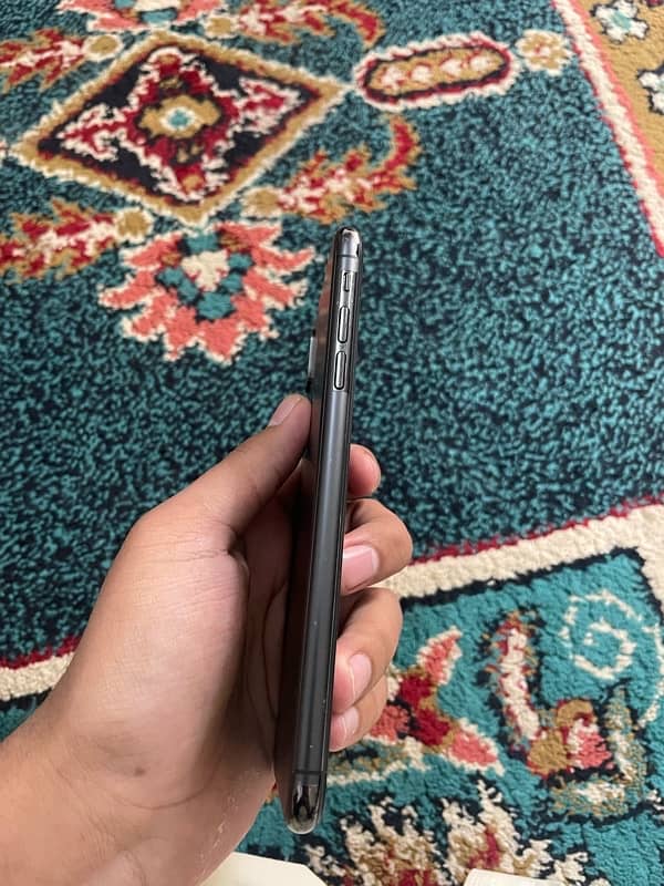 iPhone xsmax nonpta 64gb 4