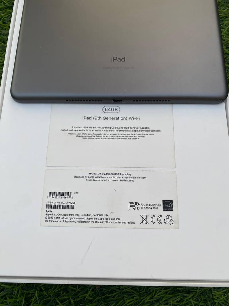 Ipad 9th generation (2021) 10.2 inch 64gb 10/10 condition with box 3