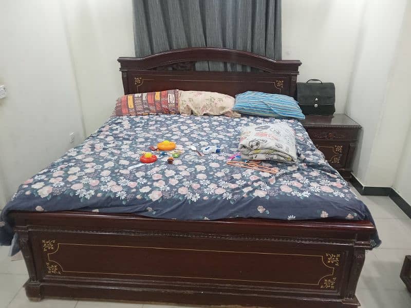 King Size bedroom set for sale 0