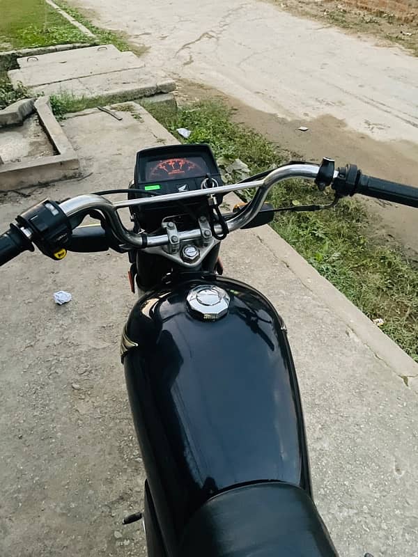 honda cd70 model 2017/2018 condition 10/9 biometric mile g argent sale 4