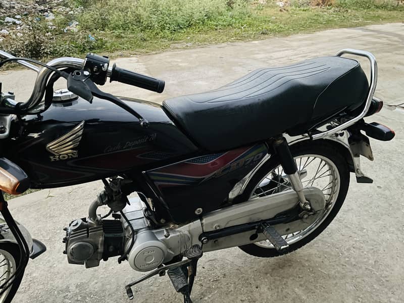 honda cd70 model 2017/2018 condition 10/9 biometric mile g argent sale 6