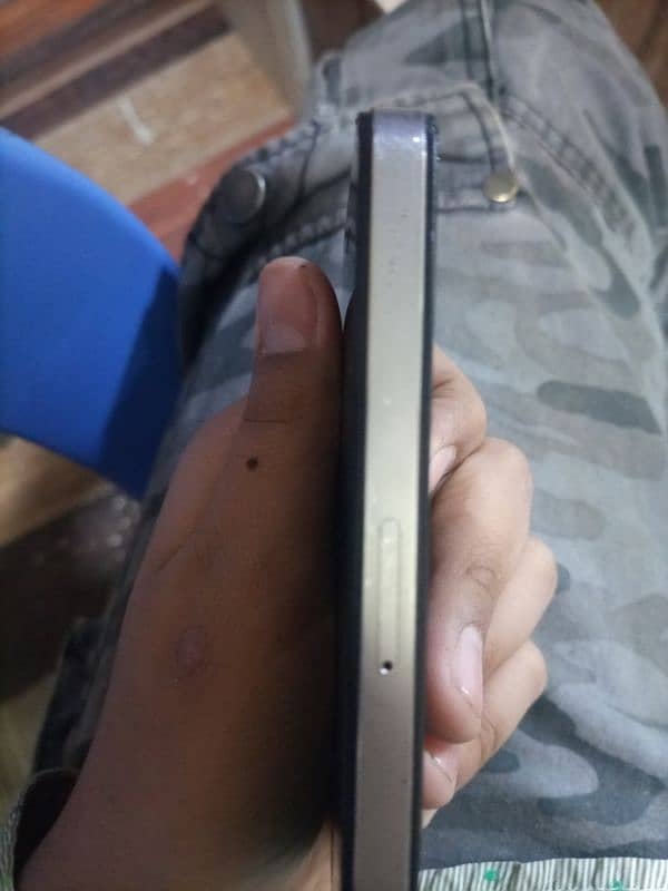 urgent sale iphone 5 1