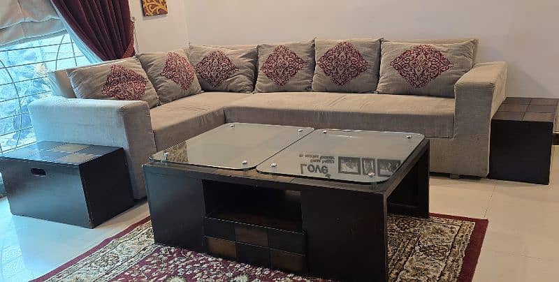 Sofa set with tables 0