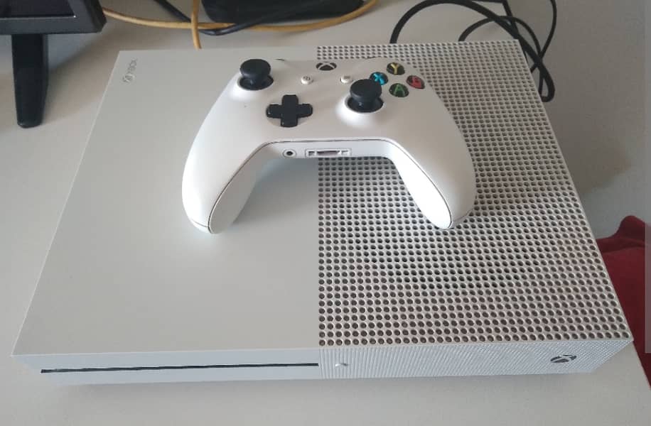 Xbox One S 500 GB plus Kinect with Full Kit 1