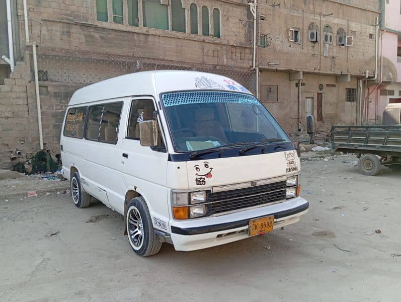 Toyota Hiace 4