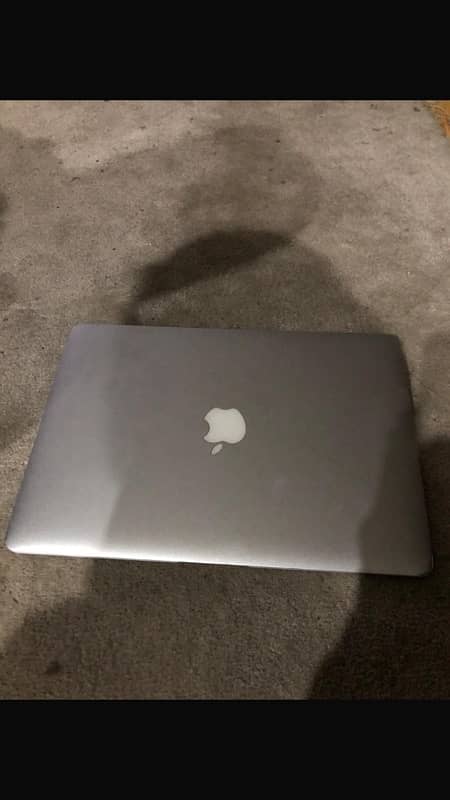 MacBook Air laptop 0