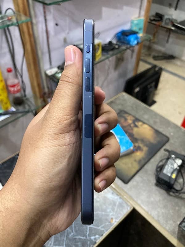 Iphone 15 Pro Max Factory Unlocked No PTA 4