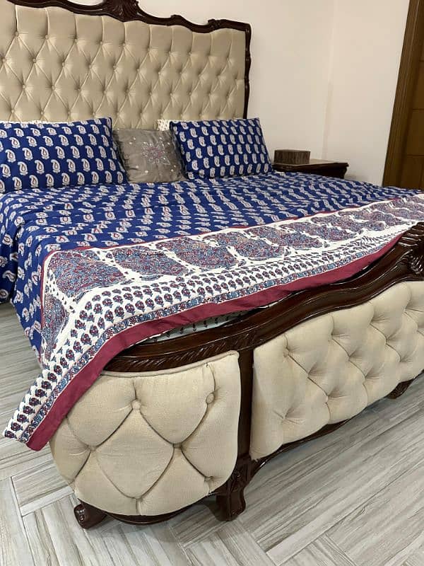 PREMIUM QUALITY UN-USED  SHEESHAM WOODEN COMPLETE KING BED SET 6