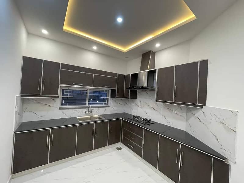 1 Kanal Full House Brand New For Rent 25