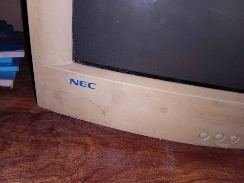 NEC MultiSync 75 2