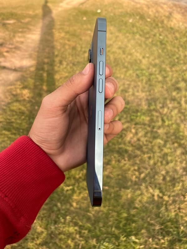 iPhone 12 Pro Max 100%BH Waterpacked 128gb JV 3