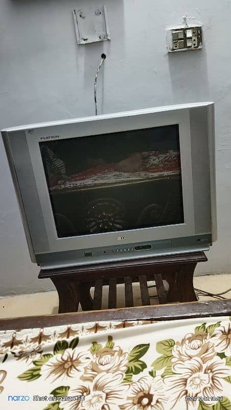 television 21 inch LG Flatron 2