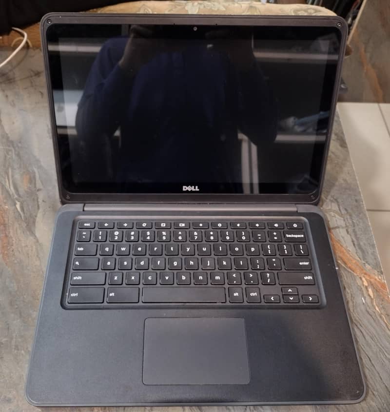 Dell Chromebook 3380 (Touch Screen) 1