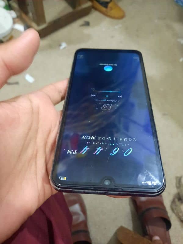 10 by 10 mint condition Vivo y17 phone 3