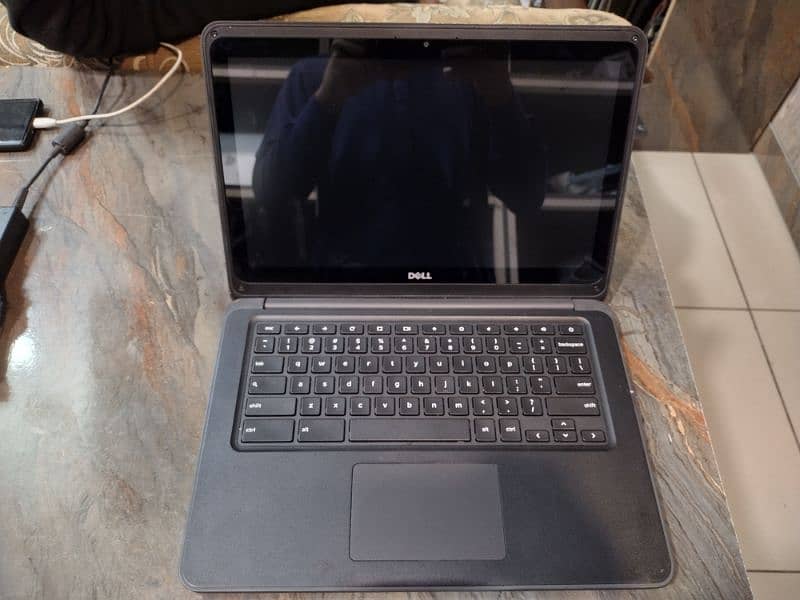 Dell Chromebook 3380 (Touch Screen) 1