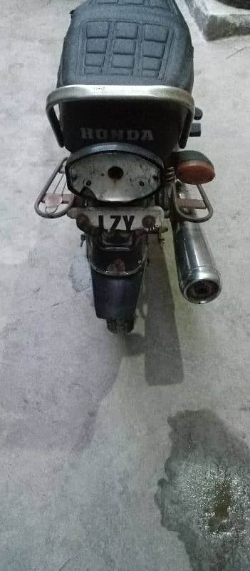 Honda 125 Model 2005 (03364318597) 11