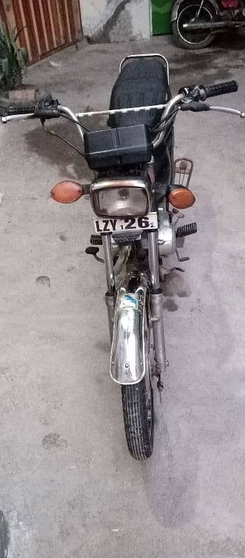 Honda 125 Model 2005 (03364318597) 14