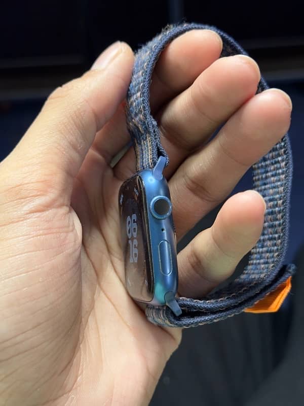 Apple watch series 7 abyss blue 4