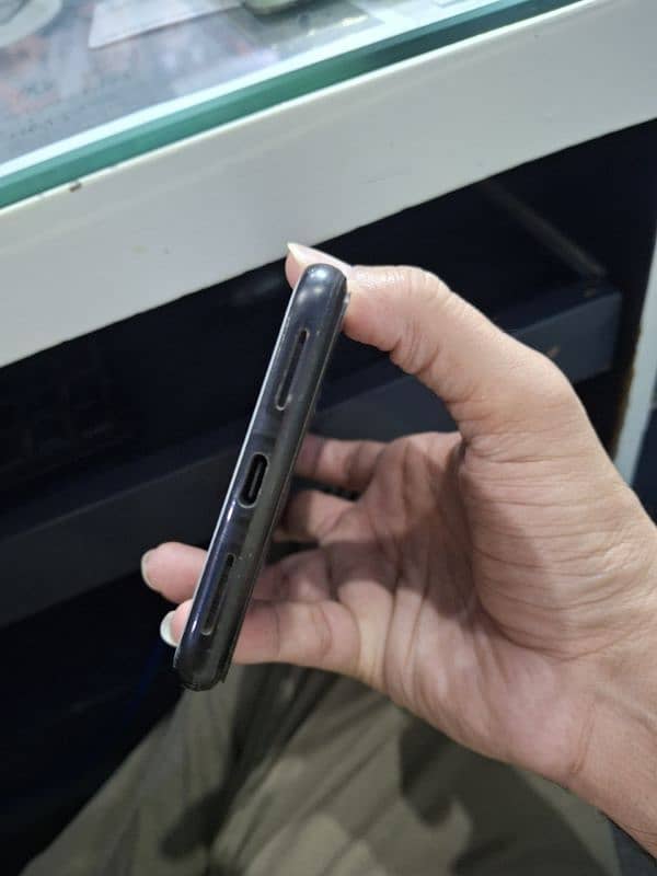 Google pixel 4 XL with box 2