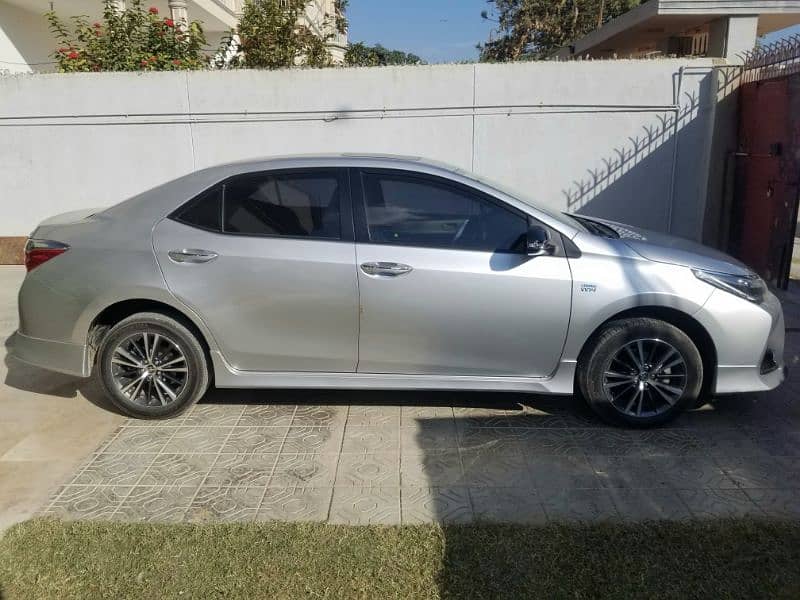 Toyota Corolla Altis 2022 4