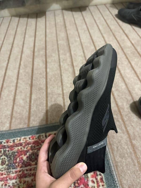 10/10 Original Skechers message fit slip ins comfortable shoes 5