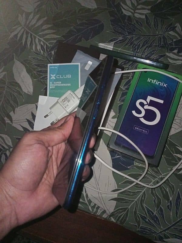 Infinix S5 4/64 box charger 4