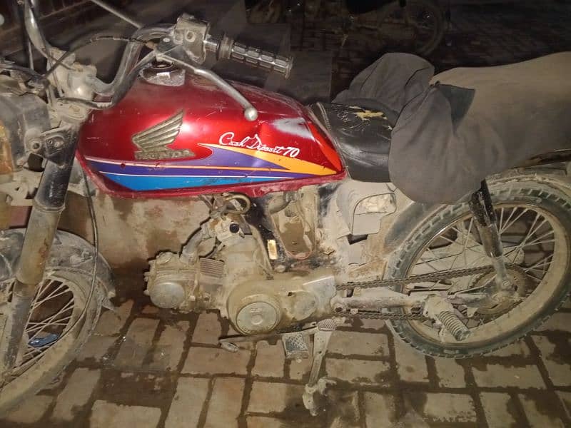 cdi Honda 2009 model pepar Mai Sirf ranig paig hai or owner ki nic 2