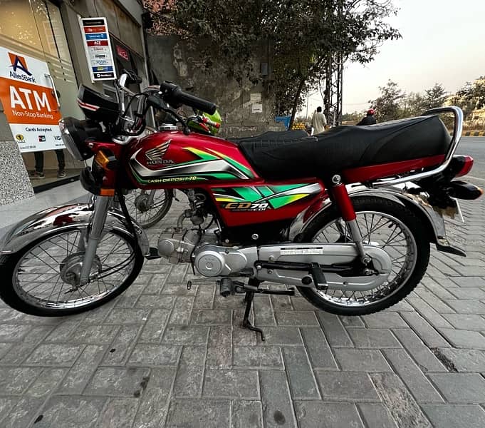 honda cd 70 2022 motorcycle bike 4