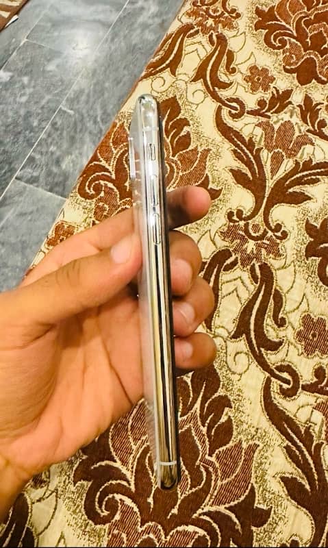 iphone x 256 gb pta approved with box and charger 2