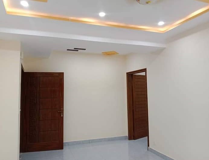 1 BED LUXURY BRAND NEW APARTMENT FOR SALE IN SECTOR E BROTHER HEIGHT 6