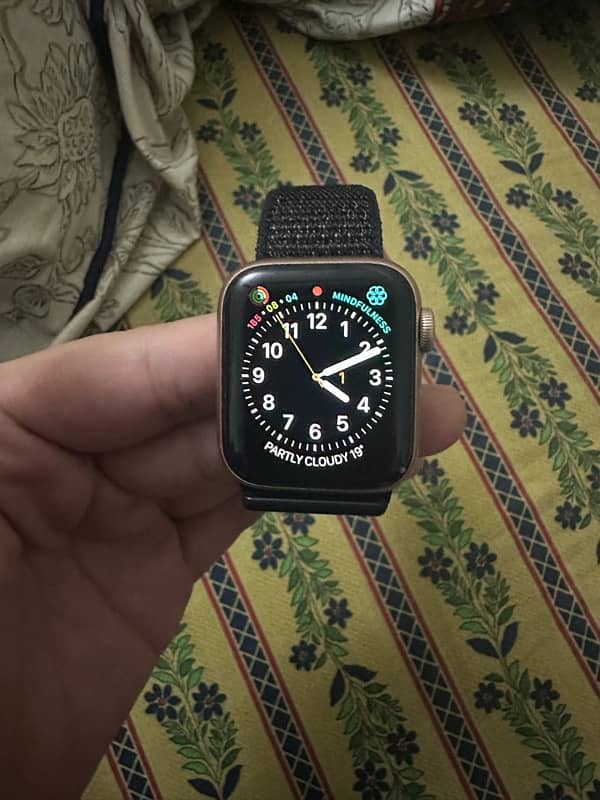 APPLE WATCH SERIES 4 0