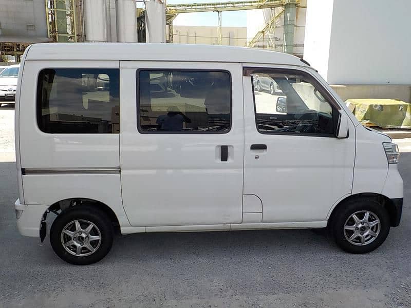 Daihatsu Hijet Special Cargo Fresh Import 3