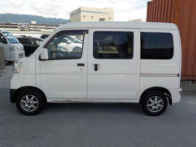 Daihatsu Hijet Special Cargo Fresh Import 6