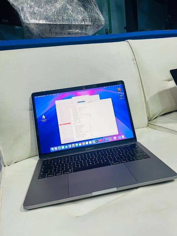 MACBOOK PRO 2019 13 INCH 8 GB RAM 500 GB SSD CORE I5 3