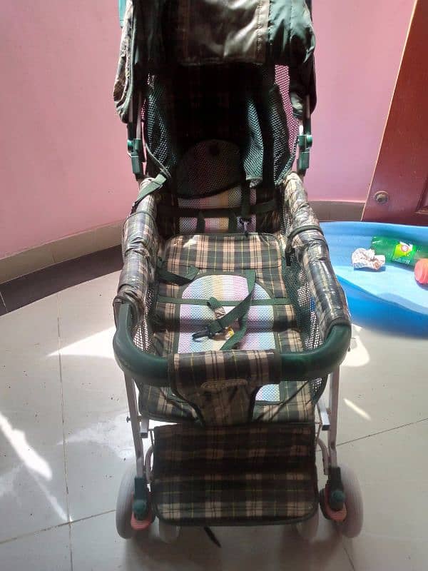 new condition hand Walker baby 3