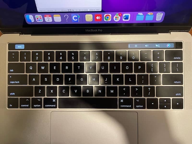 Macbook Pro 2016 touch bar 13 inch 1