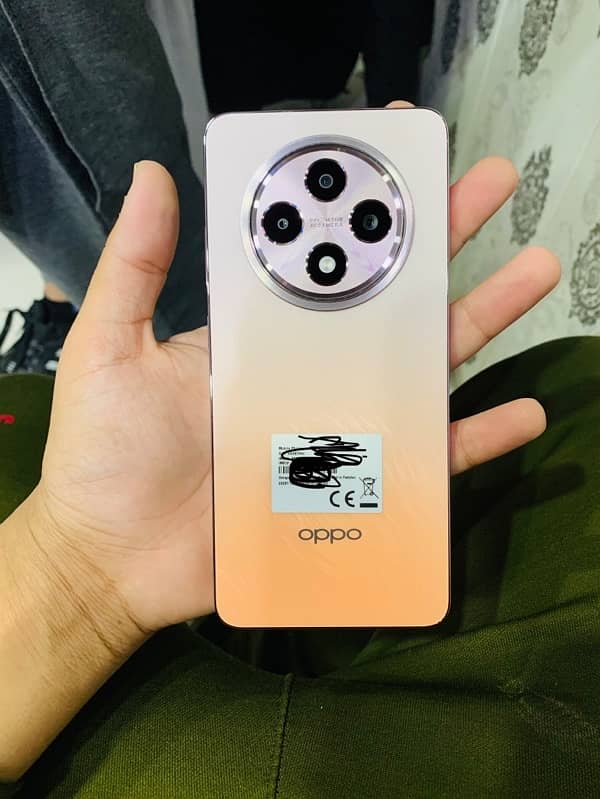 Oppo Reno12F 0