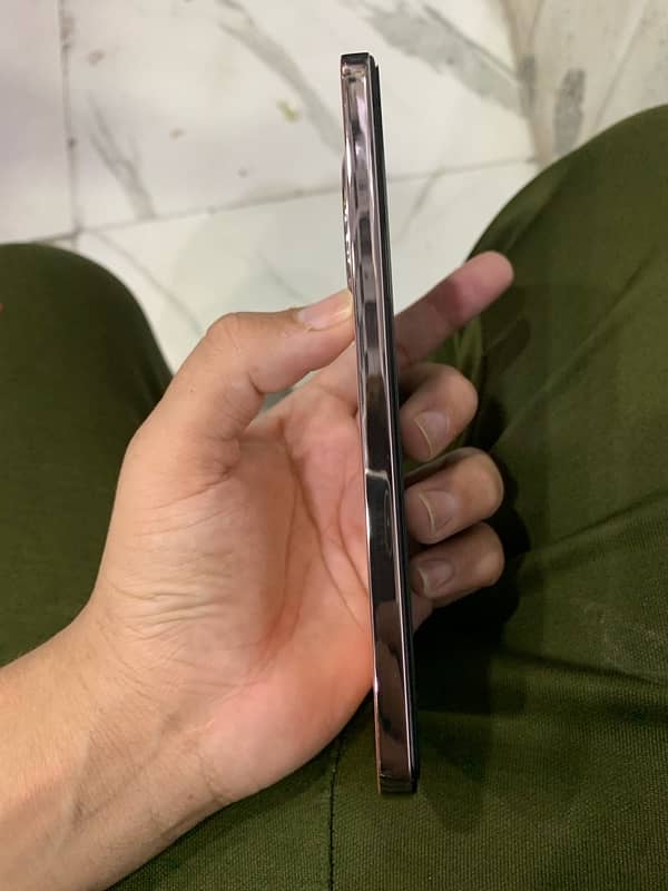 Oppo Reno12F 2