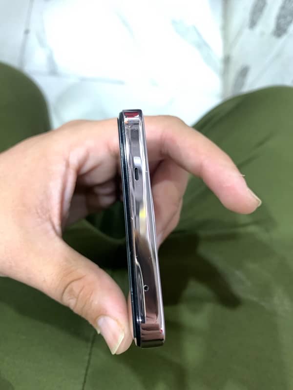 Oppo Reno12F 4