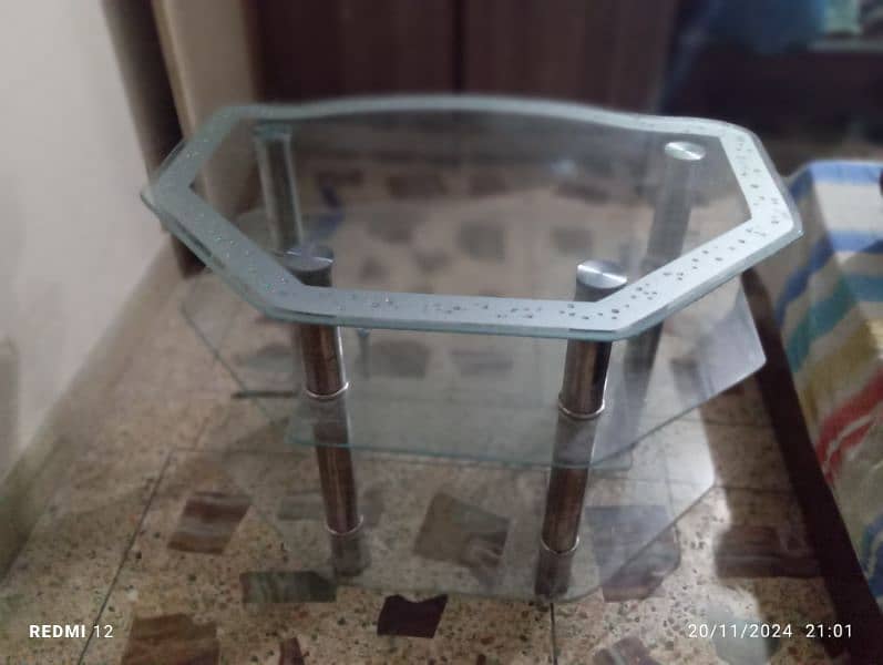 Elegant Glass Table with 4 Sections – Perfect for Your Space!" 2