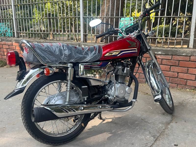 Honda CG125 special edition silver just like brand new 0