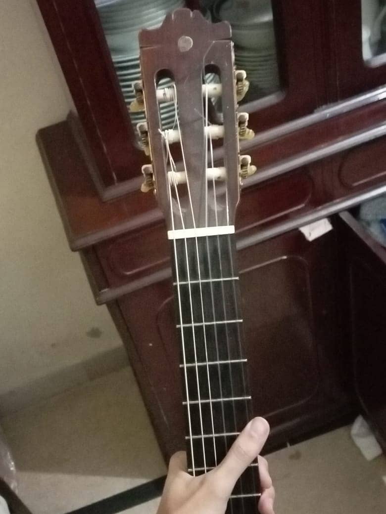 Yamaha C200 Guitar 1