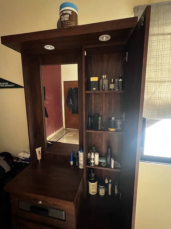 Cabinet with Mirror for sale 0