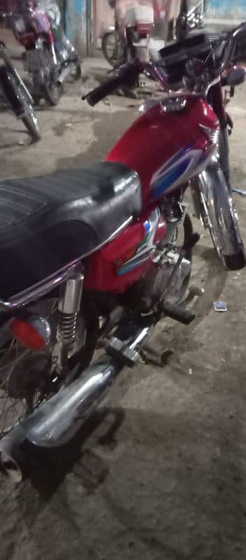 Honda cg 125 2022--2023 register karachi nambar 7